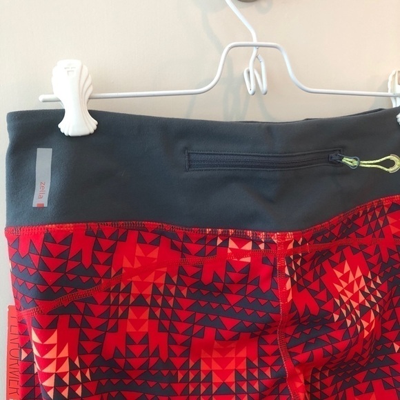 Zella Red Blaze Run Geo Print Leggings Size M - Picture 12 of 16